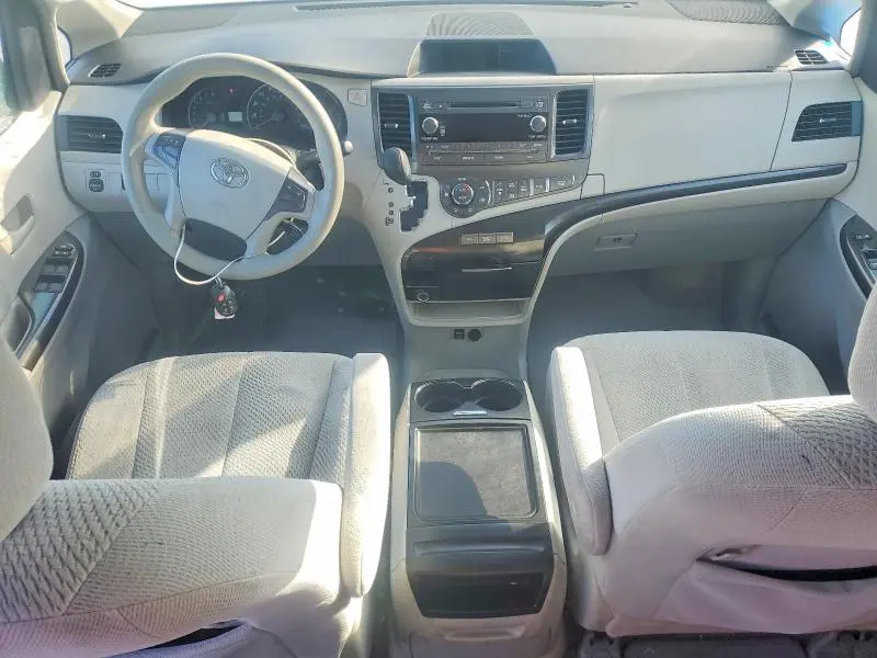 2013 TOYOTA SIENNA LE  