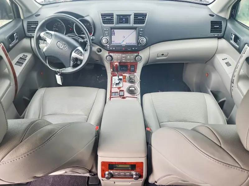2011 TOYOTA HIGHLANDER LIMITED  