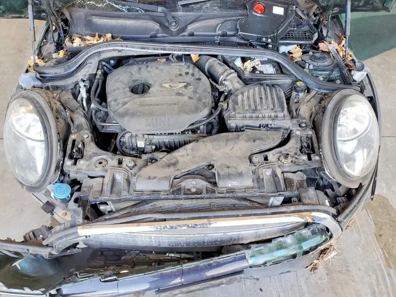 2018 MINI COOPER   