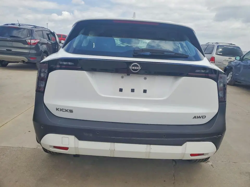 2025 NISSAN KICKS S  