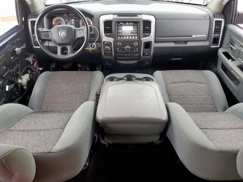 2017 RAM 1500 SLT