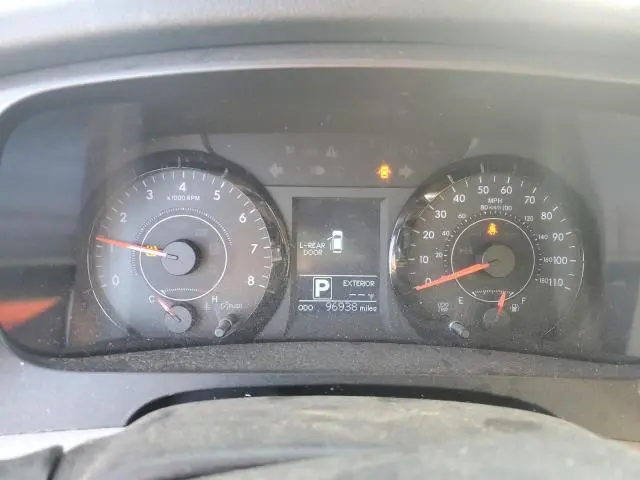 2017 TOYOTA SIENNA LE  