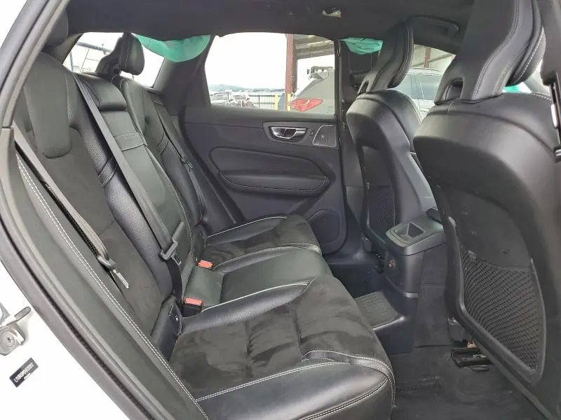 2019 VOLVO XC60 T8 R-DESIGN  