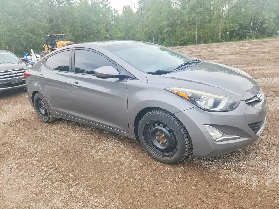 2014 HYUNDAI ELANTRA SE  