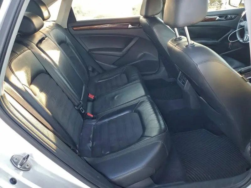 2013 VOLKSWAGEN PASSAT SEL  