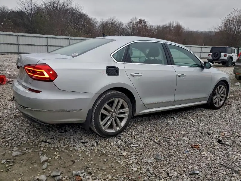 2017 VOLKSWAGEN PASSAT SE  