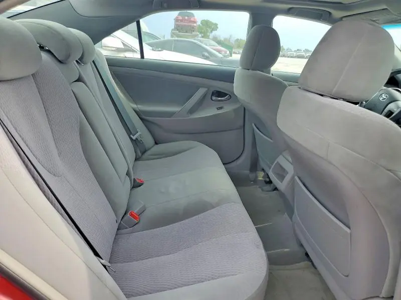 2010 TOYOTA CAMRY LE  