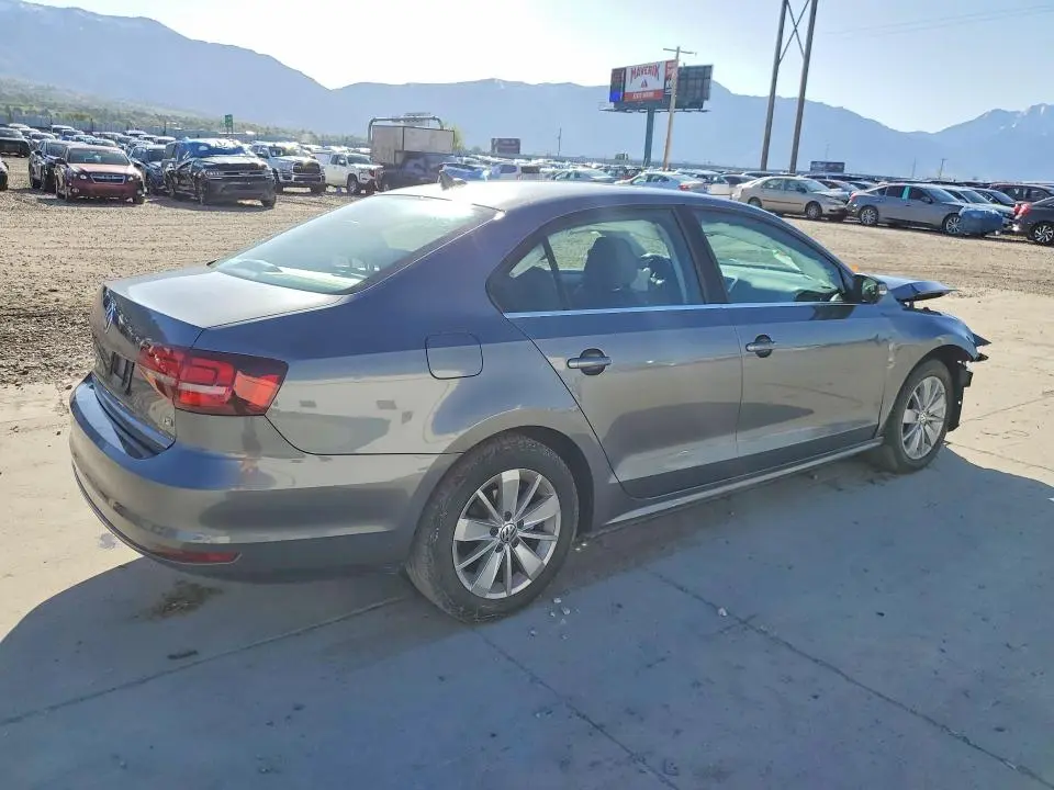 2016 VOLKSWAGEN JETTA SE  