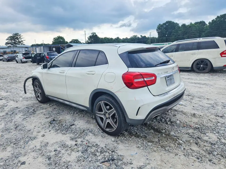 2015 MERCEDES-BENZ GLA 250  