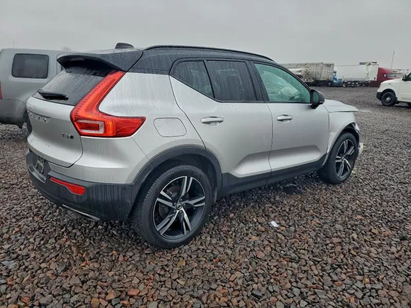 2019 VOLVO XC40 T5 R-DESIGN  