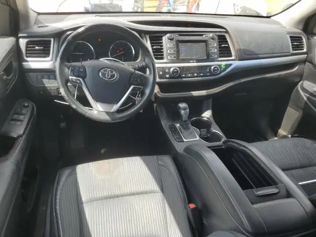 2015 TOYOTA HIGHLANDER LE  