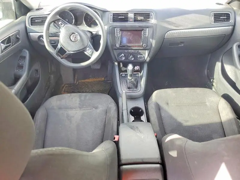 2016 VOLKSWAGEN JETTA SE  