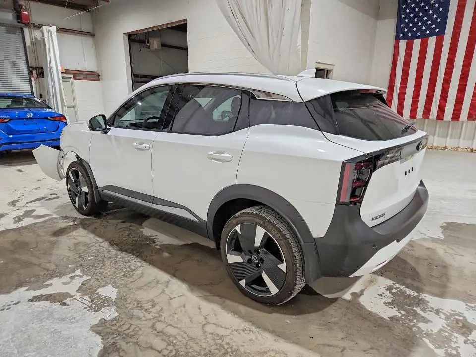 2025 NISSAN KICKS SR  