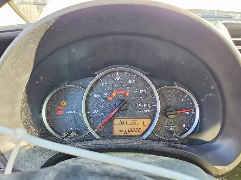 2012 TOYOTA YARIS 5-DOOR L  