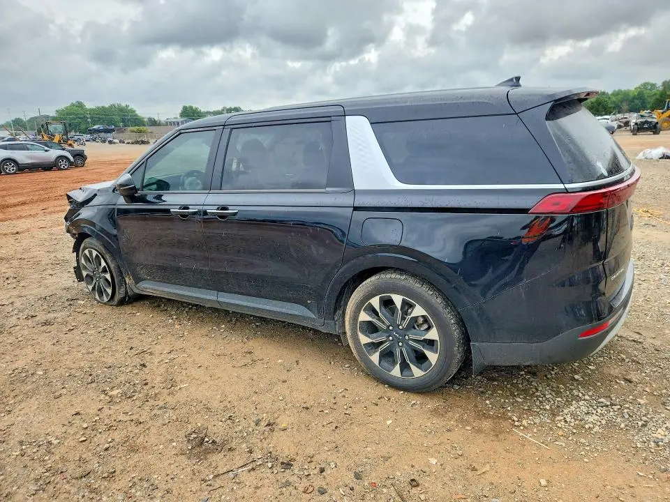 2024 KIA CARNIVAL EX  