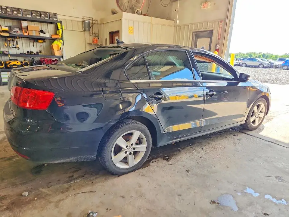 2011 VOLKSWAGEN JETTA TDI  