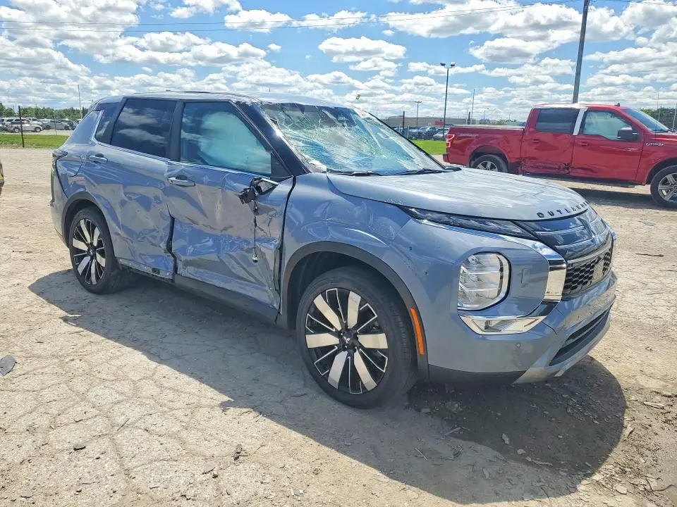2025 MITSUBISHI OUTLANDER SE  