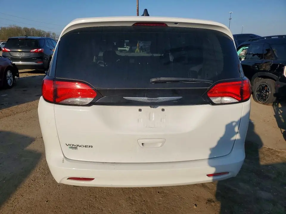 2023 CHRYSLER VOYAGER LX  