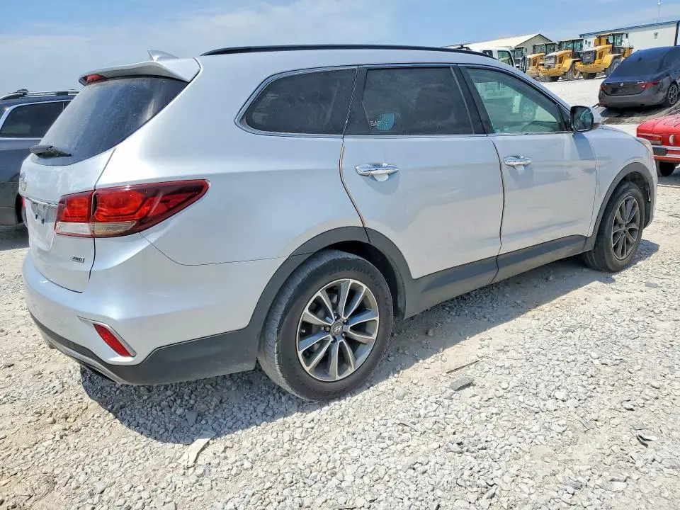 2017 HYUNDAI SANTA FE SE  