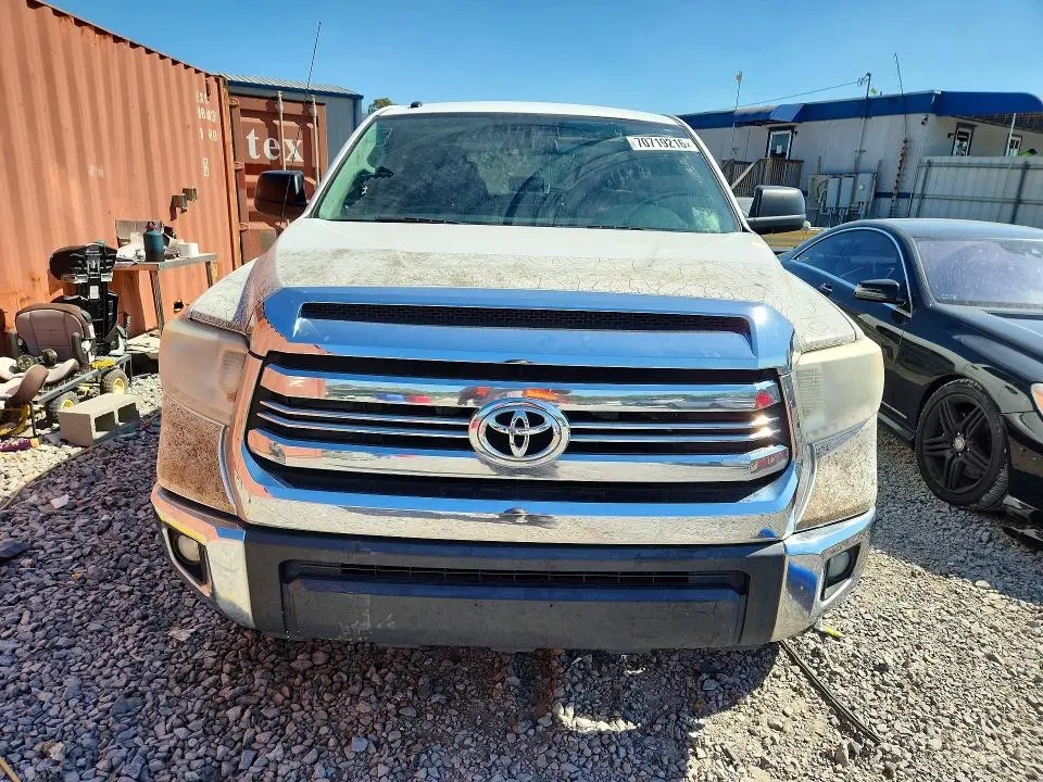 2016 TOYOTA TUNDRA CREWMAX SR5  