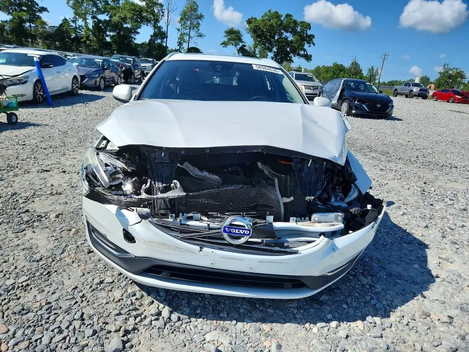 2017 VOLVO V60 T5 PREMIER  