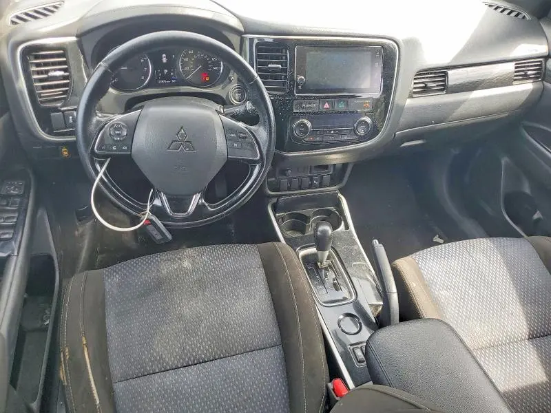 2018 MITSUBISHI OUTLANDER SE  