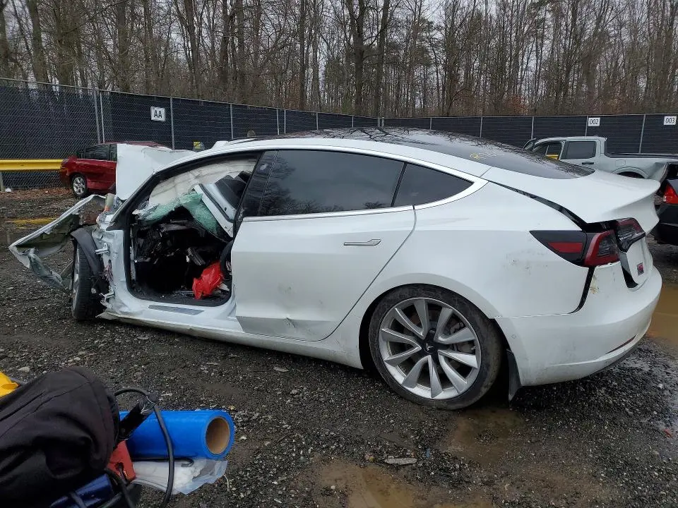 2018 TESLA MODEL 3   