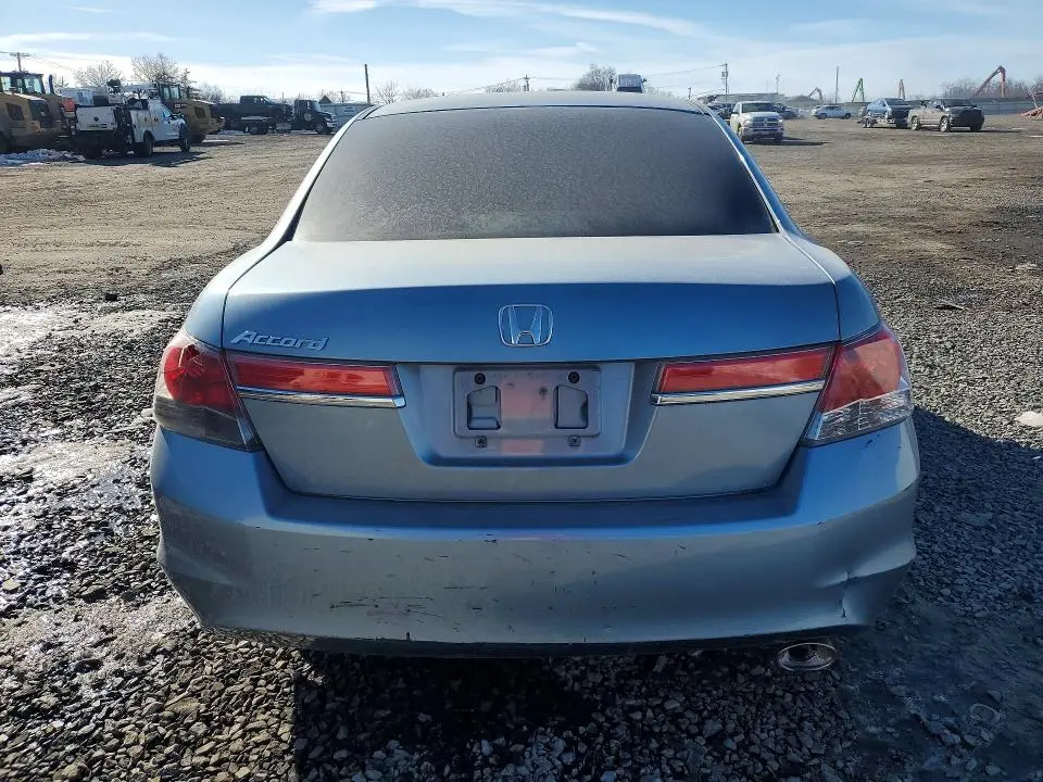 2011 HONDA ACCORD LX  