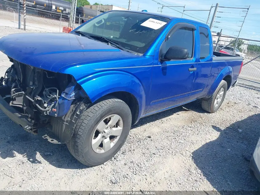 2013 NISSAN FRONTIER SV
