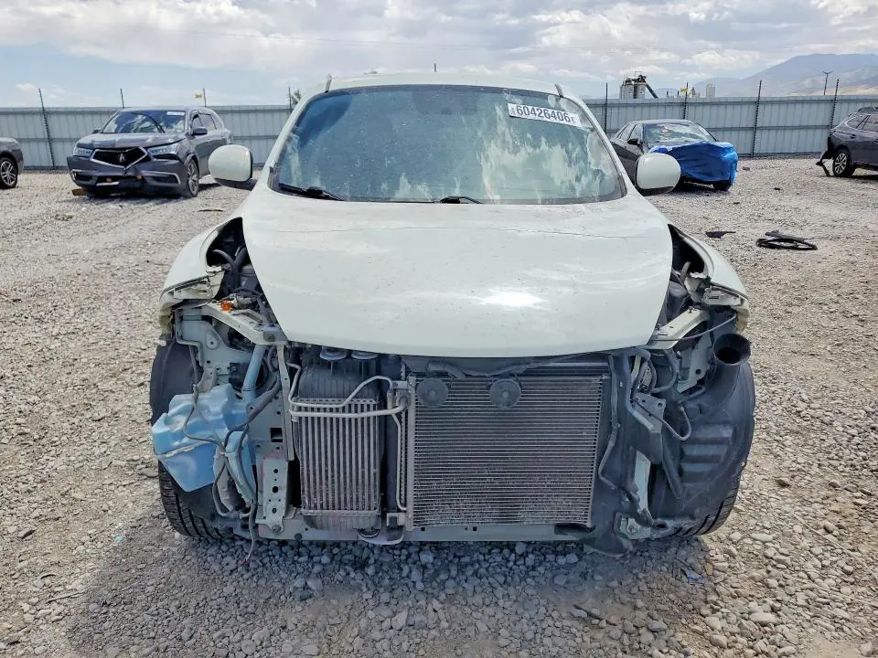 2011 NISSAN JUKE S  