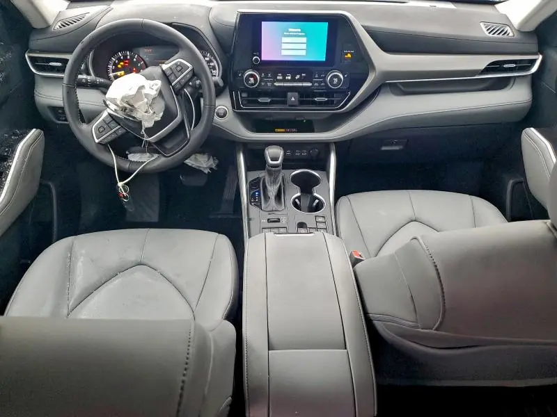 2025 TOYOTA HIGHLANDER LE  