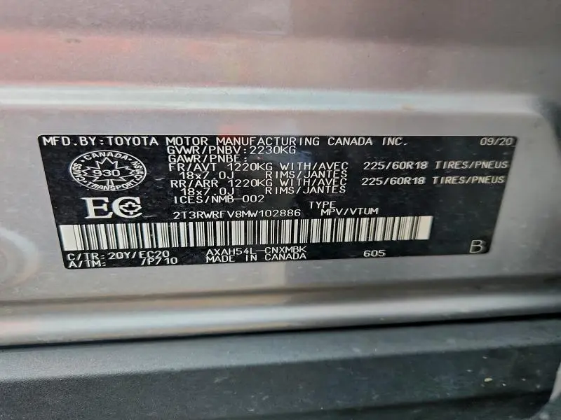 2021 TOYOTA RAV4 XLE  