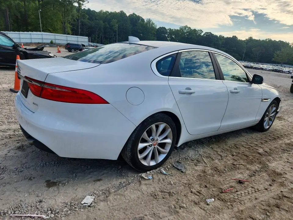 2019 JAGUAR XF PREMIUM  