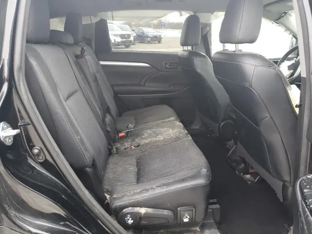 2015 TOYOTA HIGHLANDER LE  