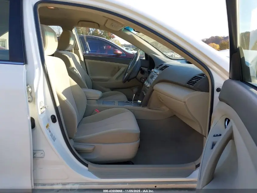 2010 TOYOTA CAMRY LE