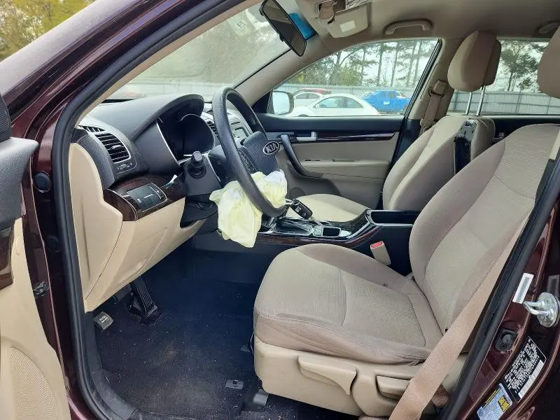 2015 KIA SORENTO LX  