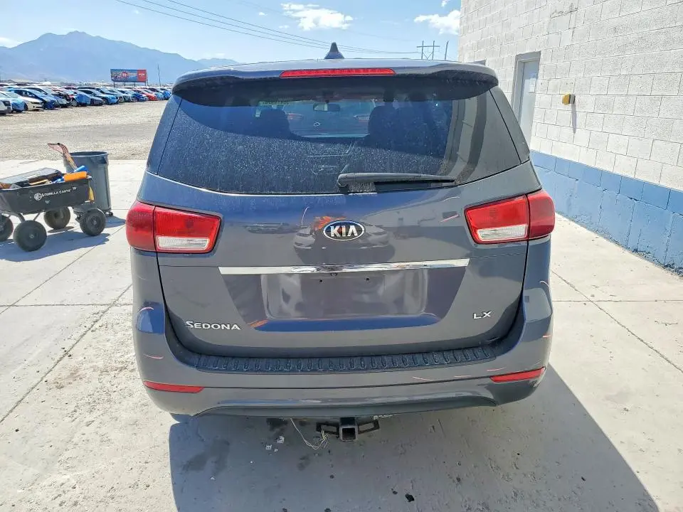 2017 KIA SEDONA LX  