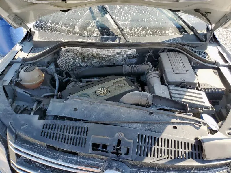 2012 VOLKSWAGEN TIGUAN S  