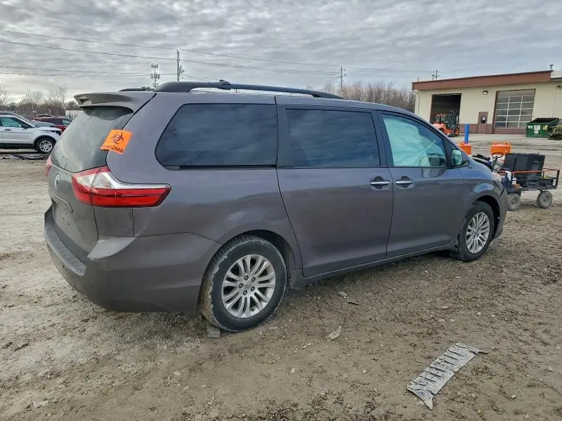 2015 TOYOTA SIENNA XLE  