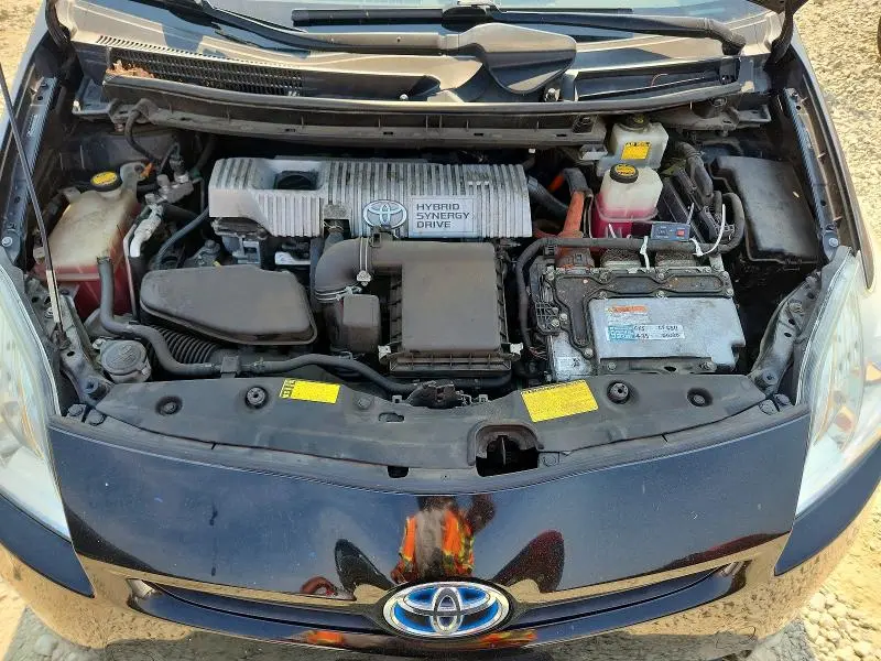 2011 TOYOTA PRIUS THREE  