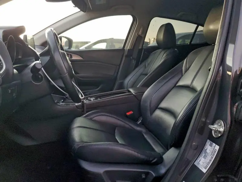 2018 MAZDA 3 TOURING  