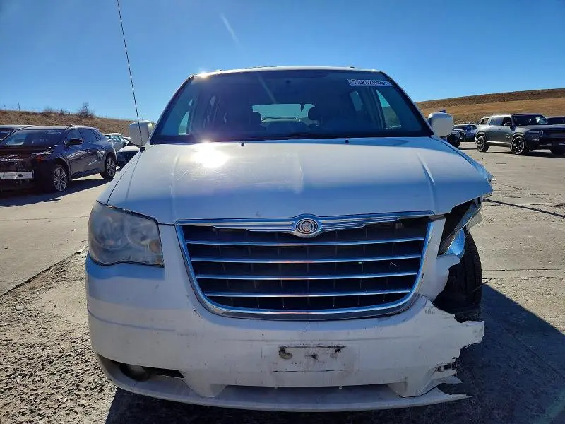 2010 CHRYSLER TOWN & COUNTRY TOURING  