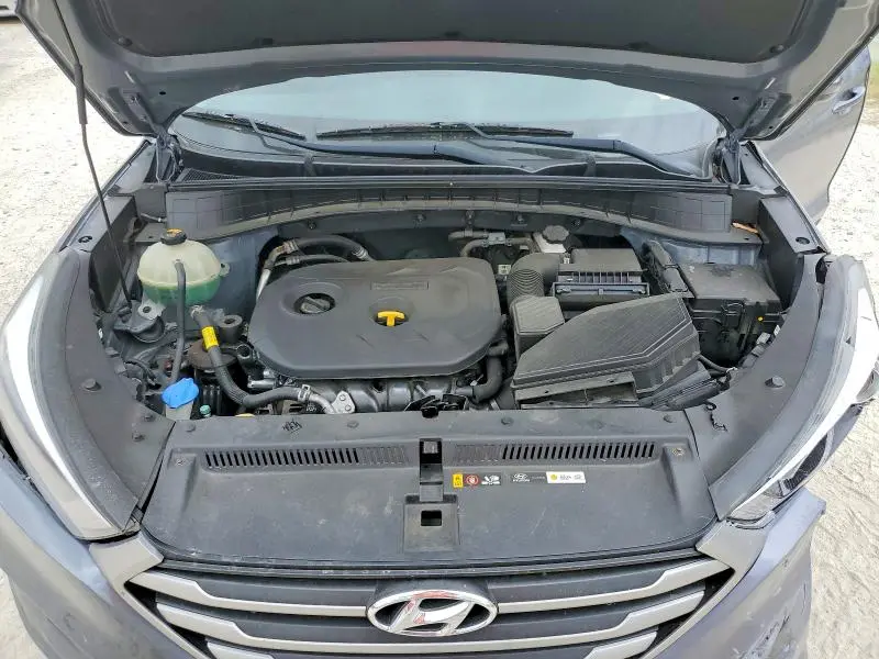 2018 HYUNDAI TUCSON SE  