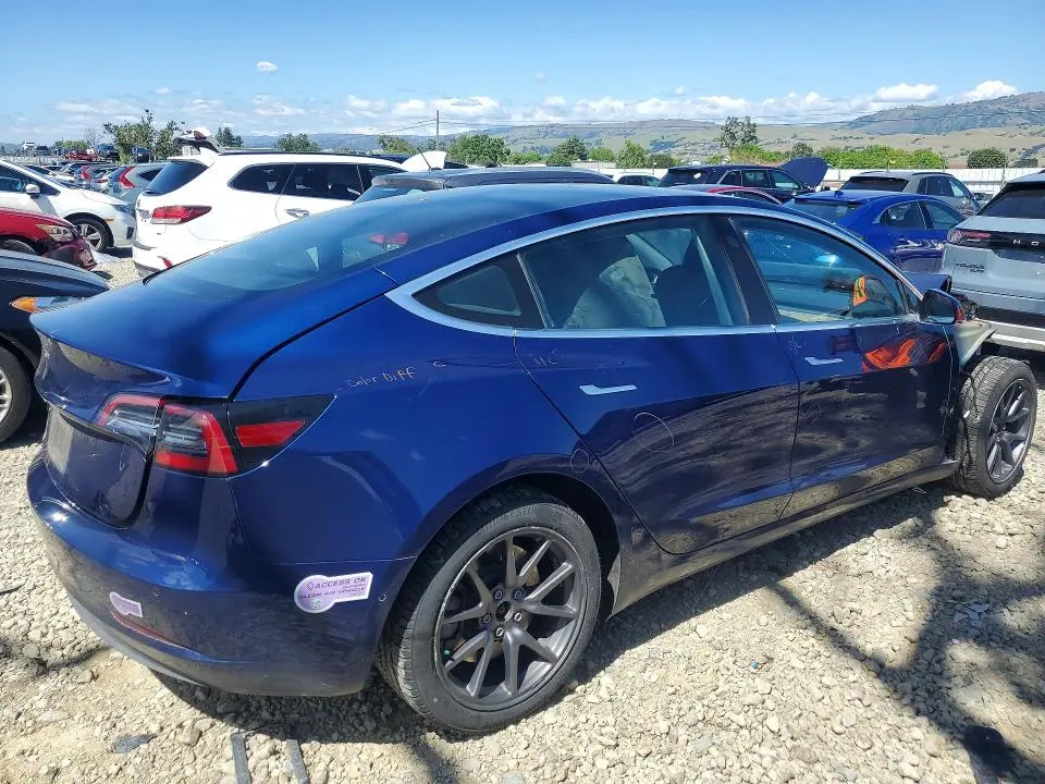2018 TESLA MODEL 3   
