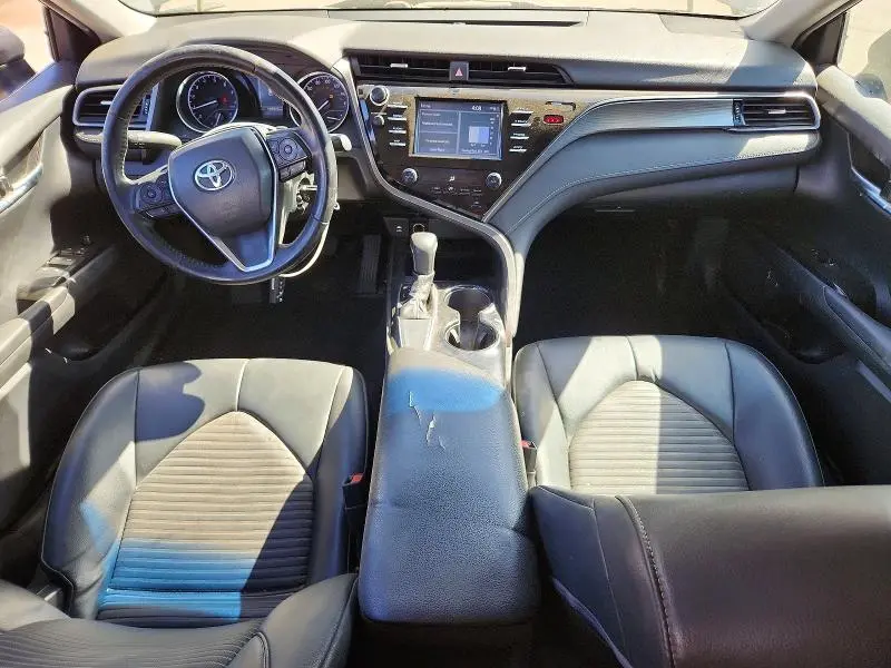 2019 TOYOTA CAMRY SE  