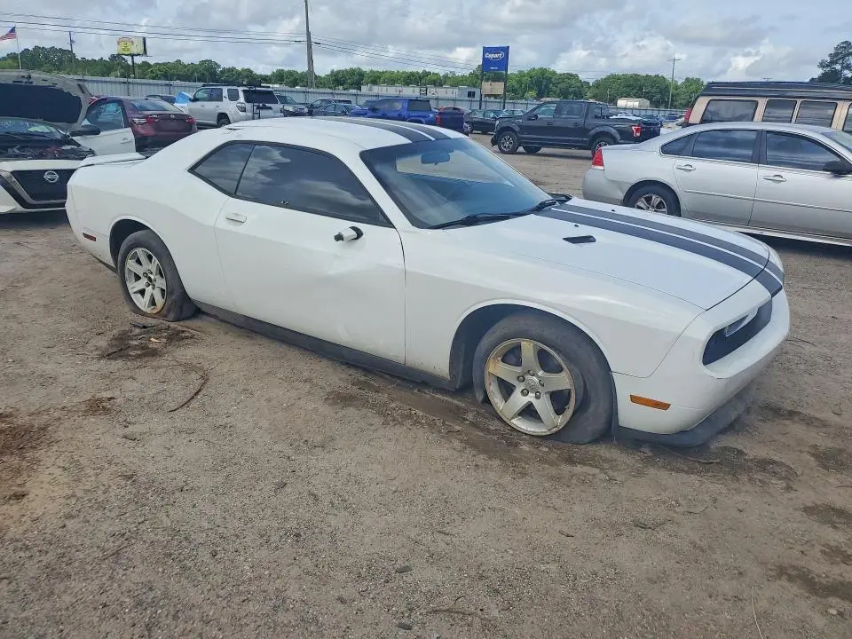 2013 DODGE CHALLENGER SXT  