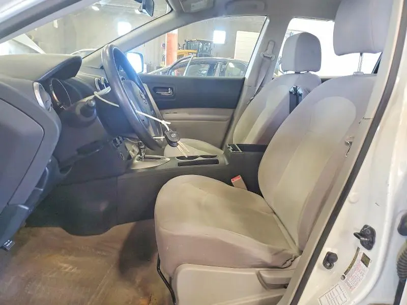 2010 NISSAN ROGUE S  