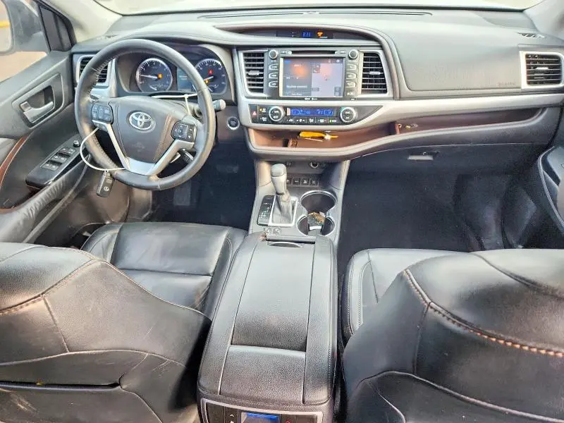 2015 TOYOTA HIGHLANDER XLE  