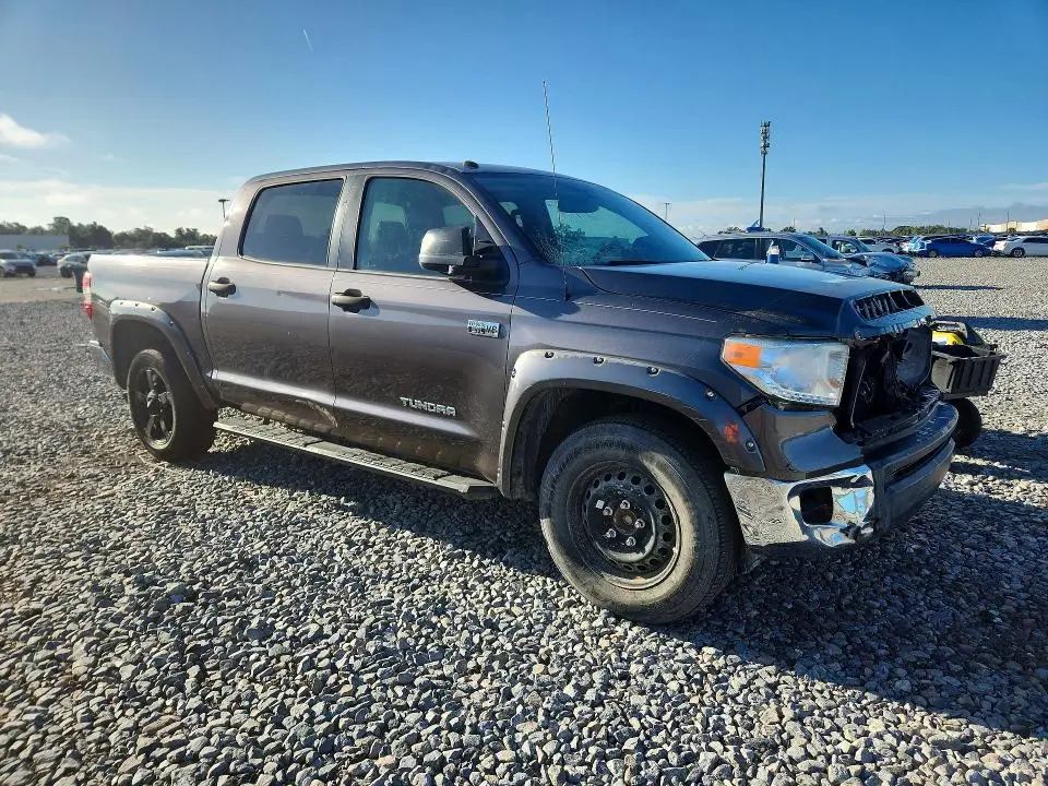 2016 TOYOTA TUNDRA CREWMAX SR5  