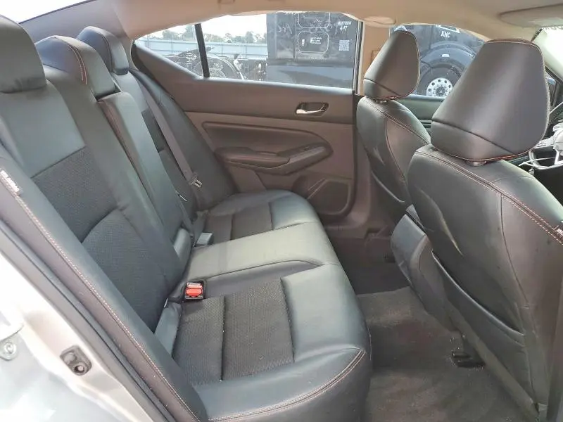 2021 NISSAN ALTIMA SR  